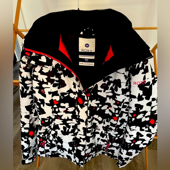 Roxy Snowboarding Jacket - Picture 1 of 4